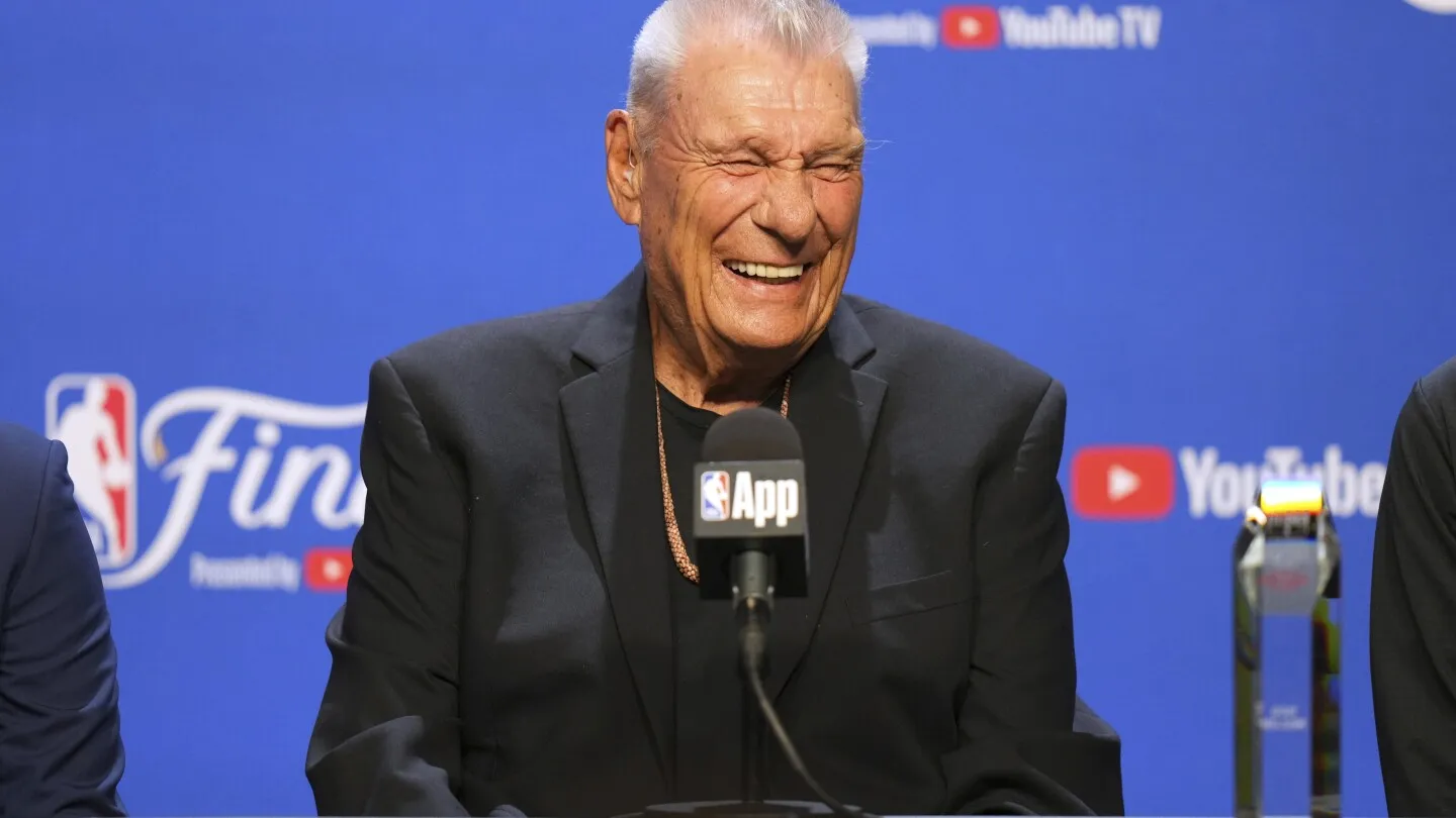 Don Nelson Ungkap Kekecewaan atas Pertukaran Luka Doncic dengan Memakai Sepatu Bintang Itu